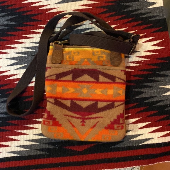 Pendelton - Picture 2 of 2